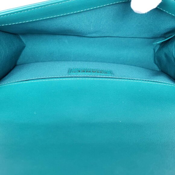 100% Authentic CHANEL Boy Small Green Leather Shoulder Bag 2650-080524 - Picture 14 of 16